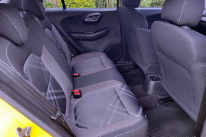 租车 MG3 (21-24) - 照片 12