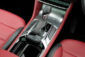 租车 MG HS (22-24) - 照片 17