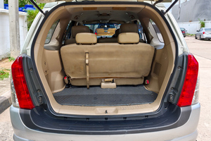 租车 Isuzu MU7 - 照片 8