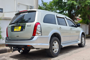 租车 Isuzu MU7 - 照片 11