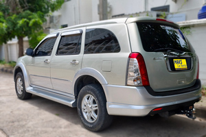 租车 Isuzu MU7 - 照片 13