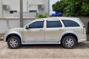 租车 Isuzu MU7 - 照片 14